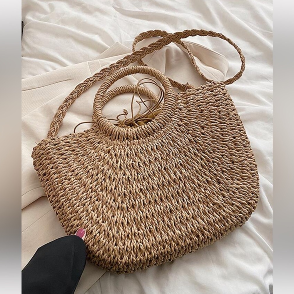 Minimalist Summer Straw Bag - Picture 4 of 5